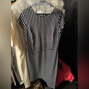 Banana Republic size 10 navy blue and white striped print office dress